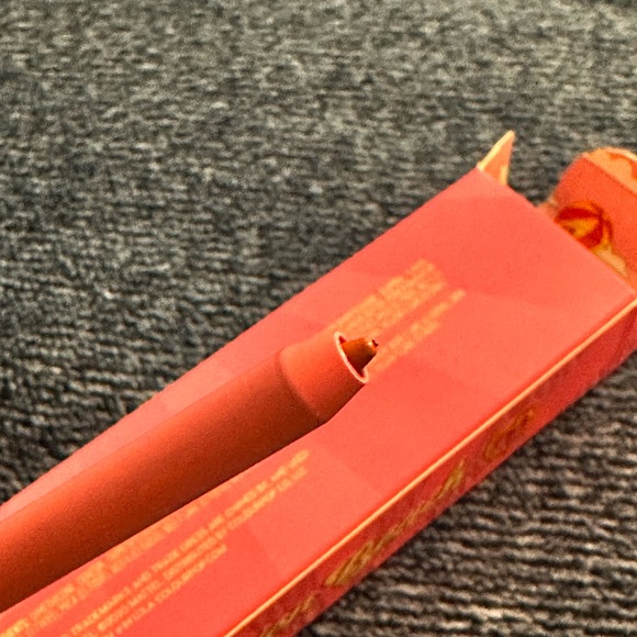 GOLDEN BEACH LIP DUO ColourPop BARBIE 💗✨ - Picture 2 of 6